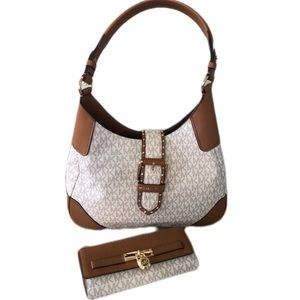 Michael Kors purse and wallet set.